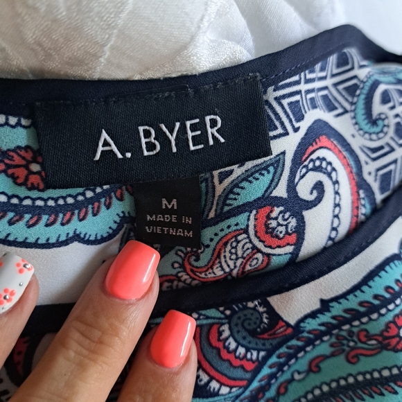 M White and Paisley cold shoulder blouse - Picture 6 of 9